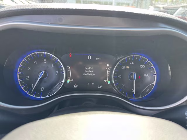 2026 Diamond Black Crystal Pearlcoat Chrysler Pacifica Select FWD Van