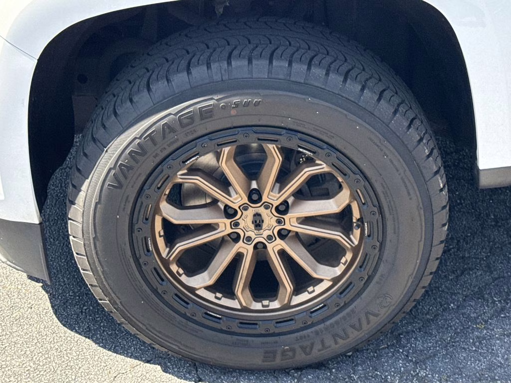 2021 Summit White Chevrolet Colorado LT RWD Truck