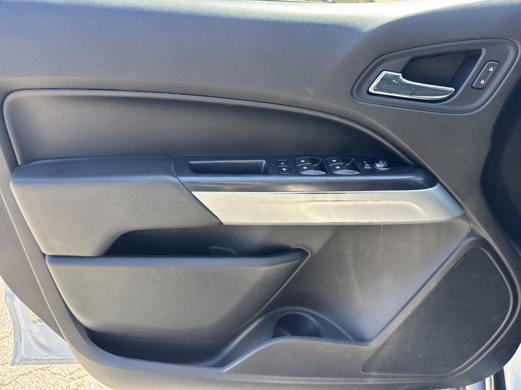 2021 Summit White Chevrolet Colorado LT RWD Truck