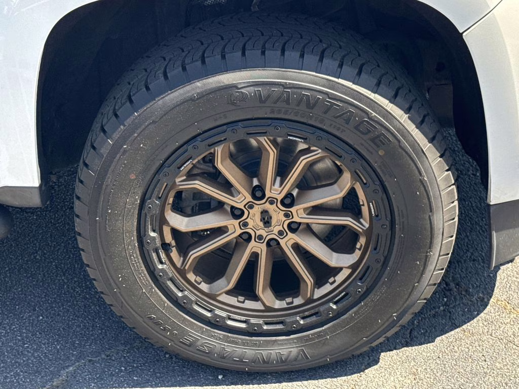 2021 Summit White Chevrolet Colorado LT RWD Truck