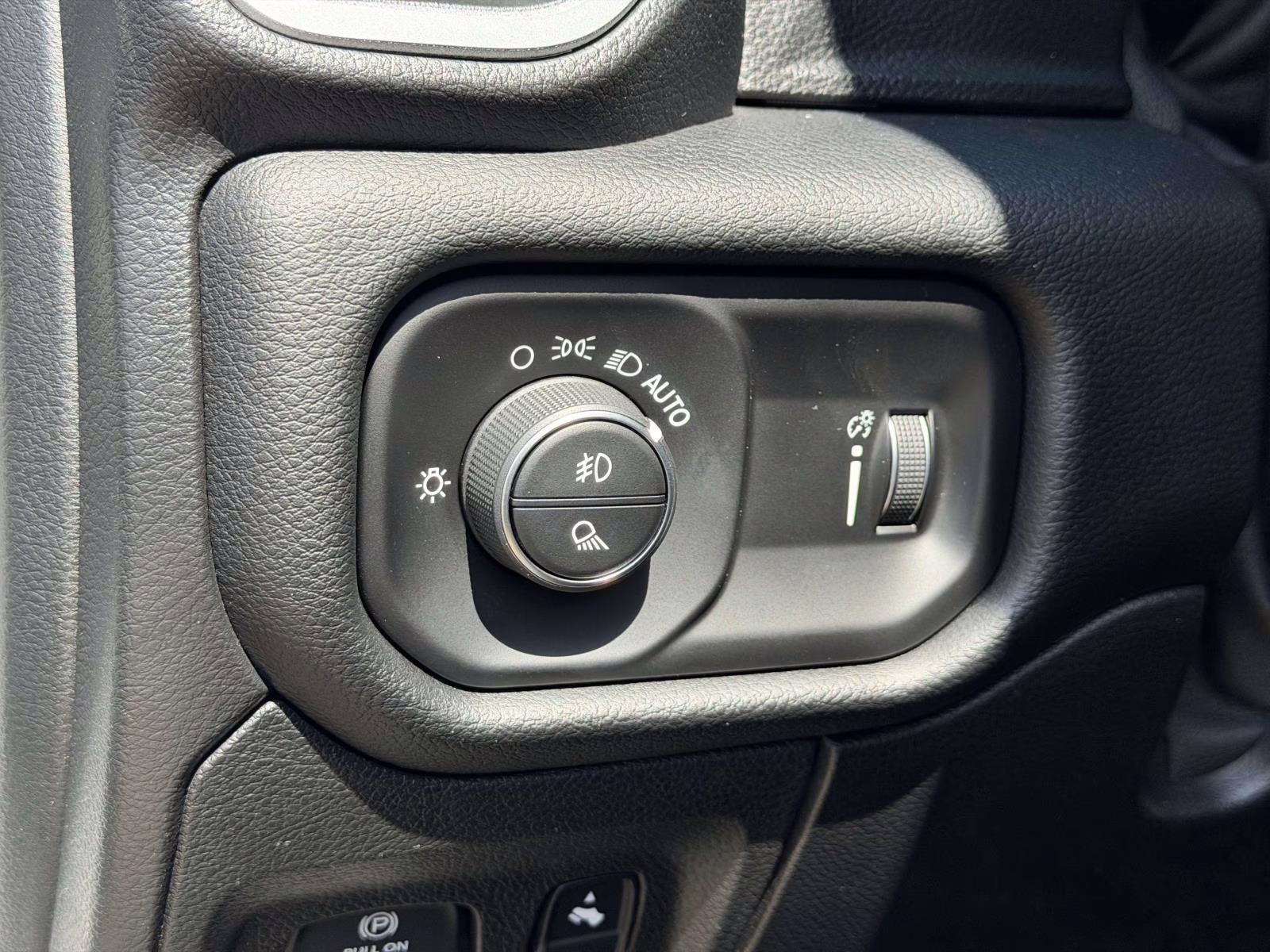 2020 White Ram 1500 Big Horn 4x4 Crew Cab 5'7 Box 4X4 Truck