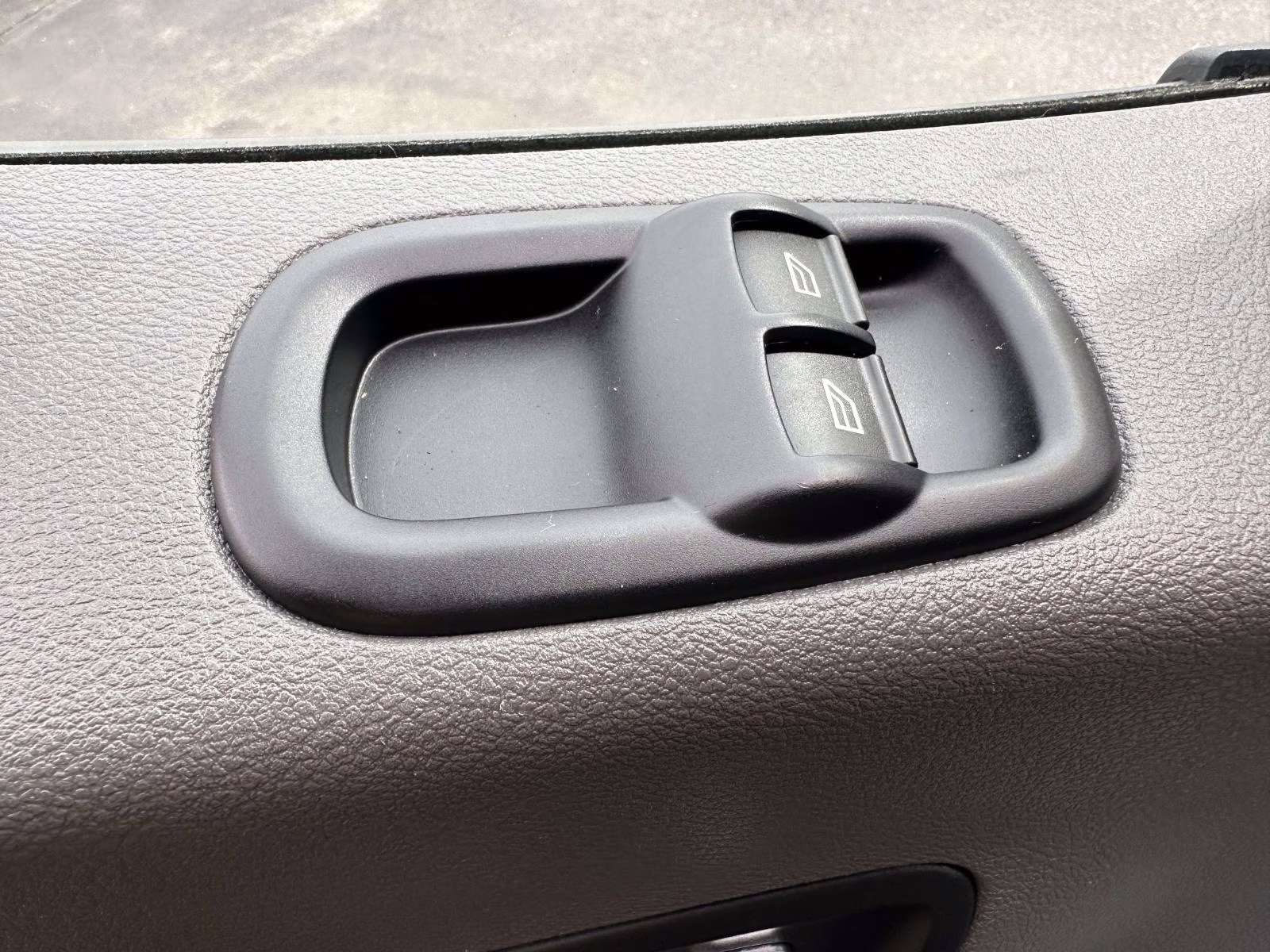 2024 Oxford White Ford Transit Cargo Van T-250 130 Low Rf 9070 GVWR RWD RWD Van