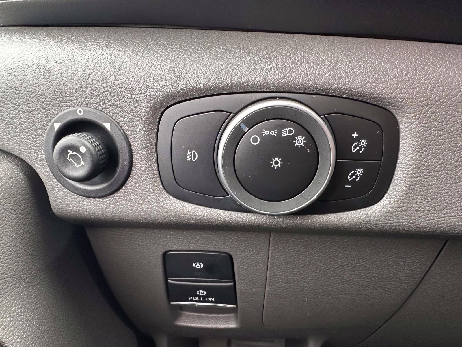 2024 Oxford White Ford Transit Cargo Van T-250 130 Low Rf 9070 GVWR RWD RWD Van