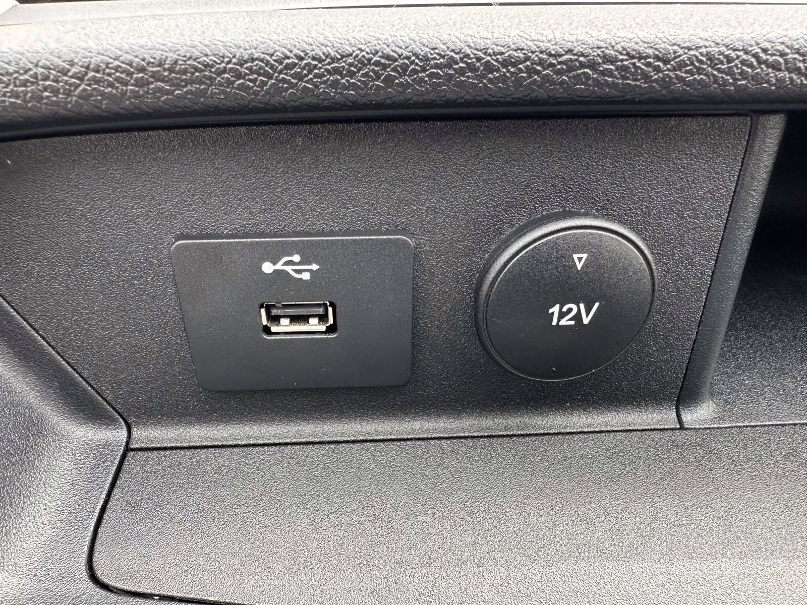 2024 Oxford White Ford Transit Cargo Van T-250 130 Low Rf 9070 GVWR RWD RWD Van