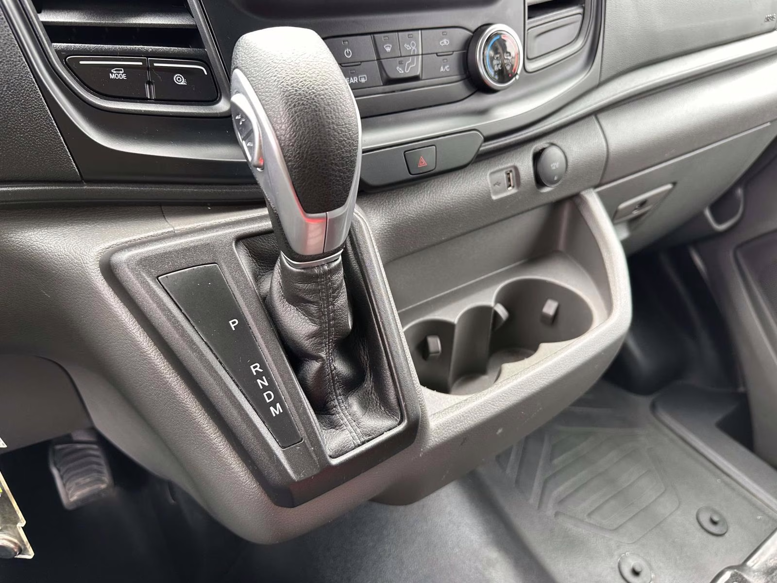 2024 Oxford White Ford Transit Cargo Van T-250 130 Low Rf 9070 GVWR RWD RWD Van