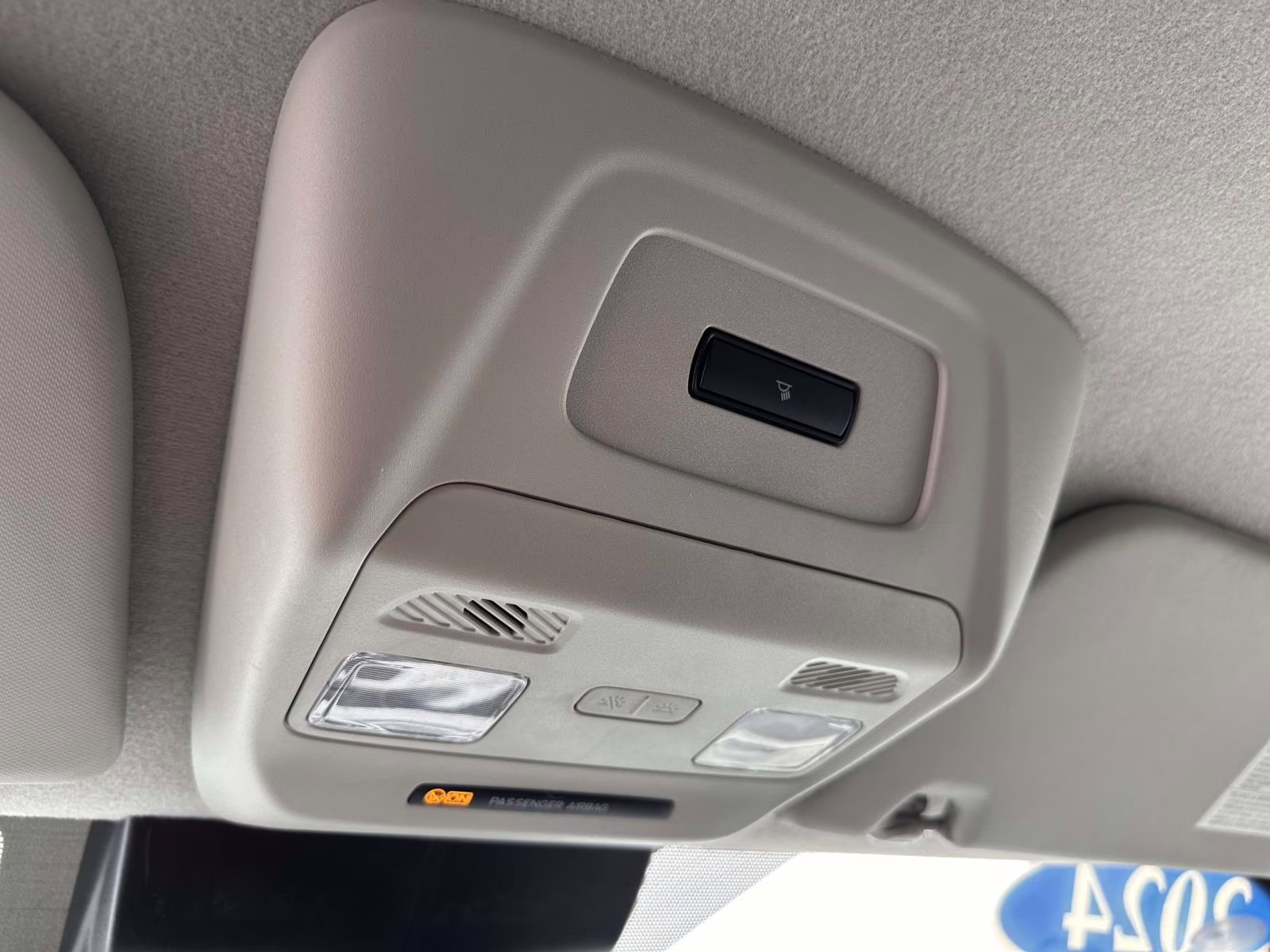 2024 Oxford White Ford Transit Cargo Van T-250 130 Low Rf 9070 GVWR RWD RWD Van