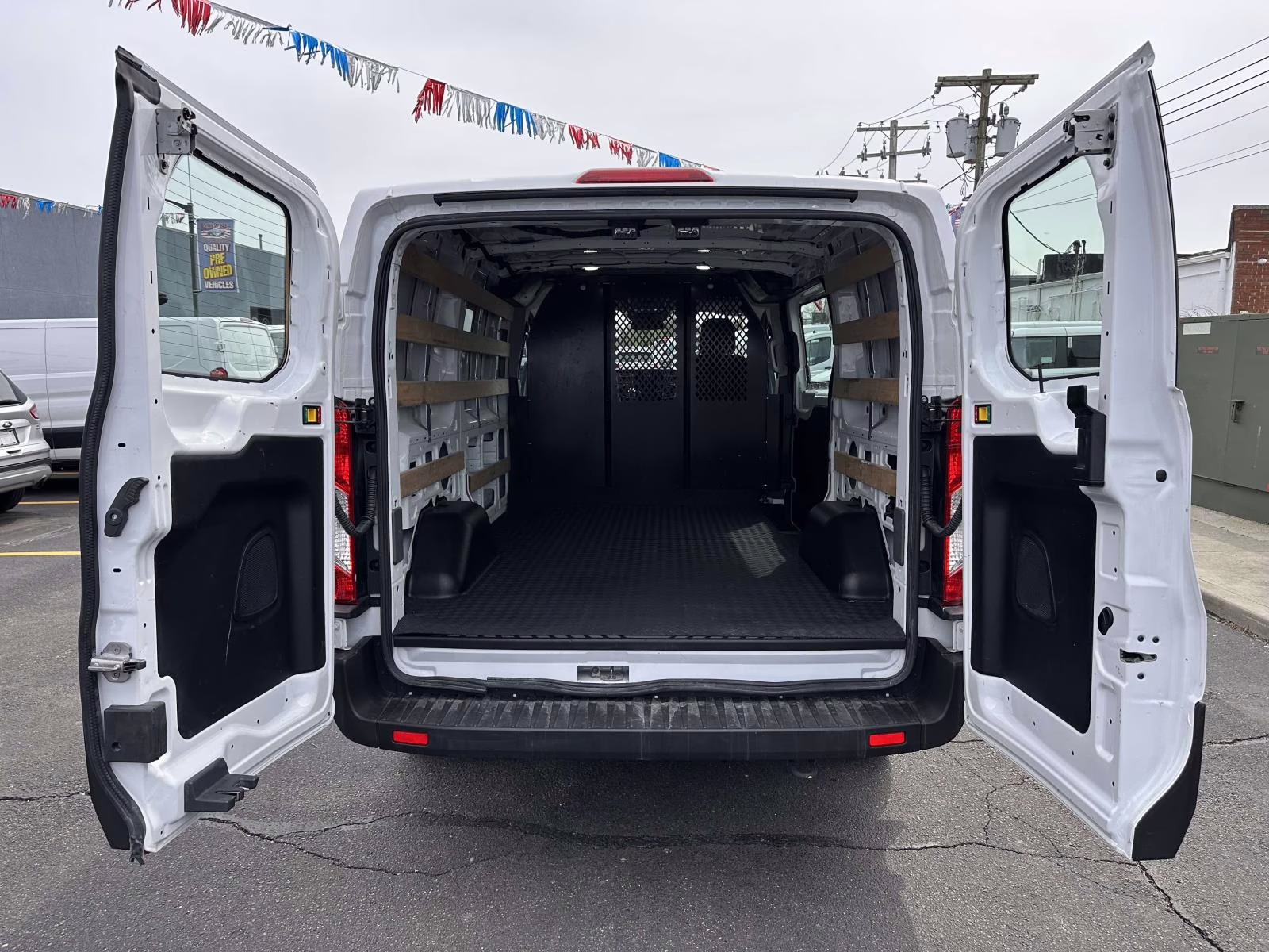 2024 Oxford White Ford Transit Cargo Van T-250 130 Low Rf 9070 GVWR RWD RWD Van