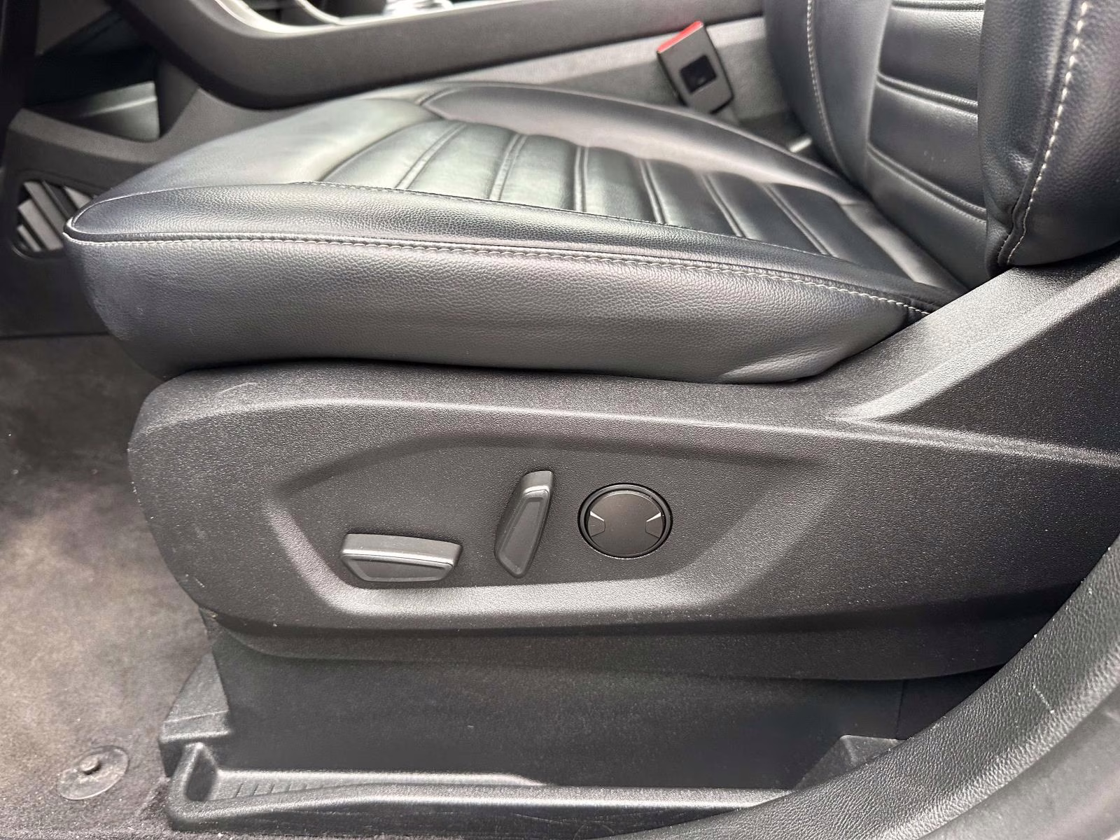 2024 Carbonized Gray Metallic Ford Edge SEL AWD AWD SUV