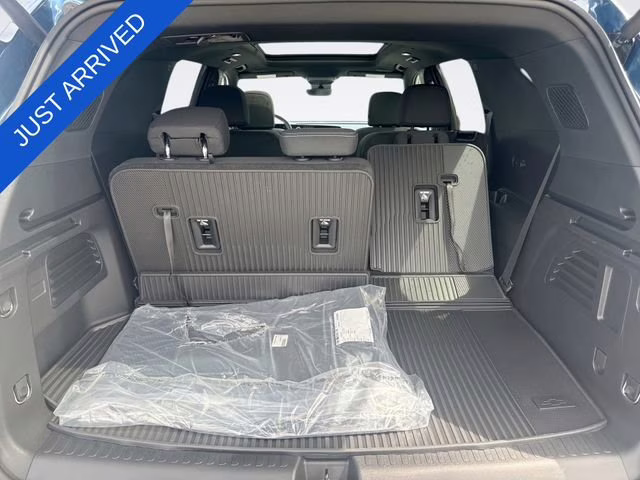 2026 Lakeshore Blue Metallic Chevrolet Traverse LT FWD SUV