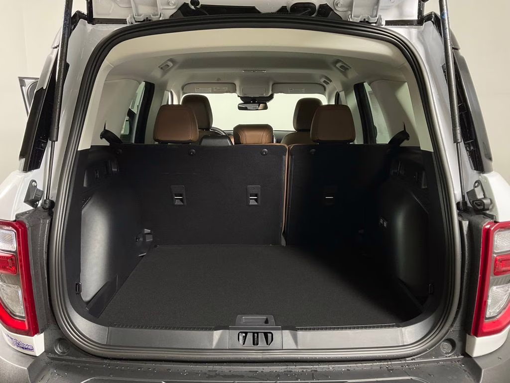 2026 Oxford White Ford Bronco Sport Outer Banks 4X4 SUV