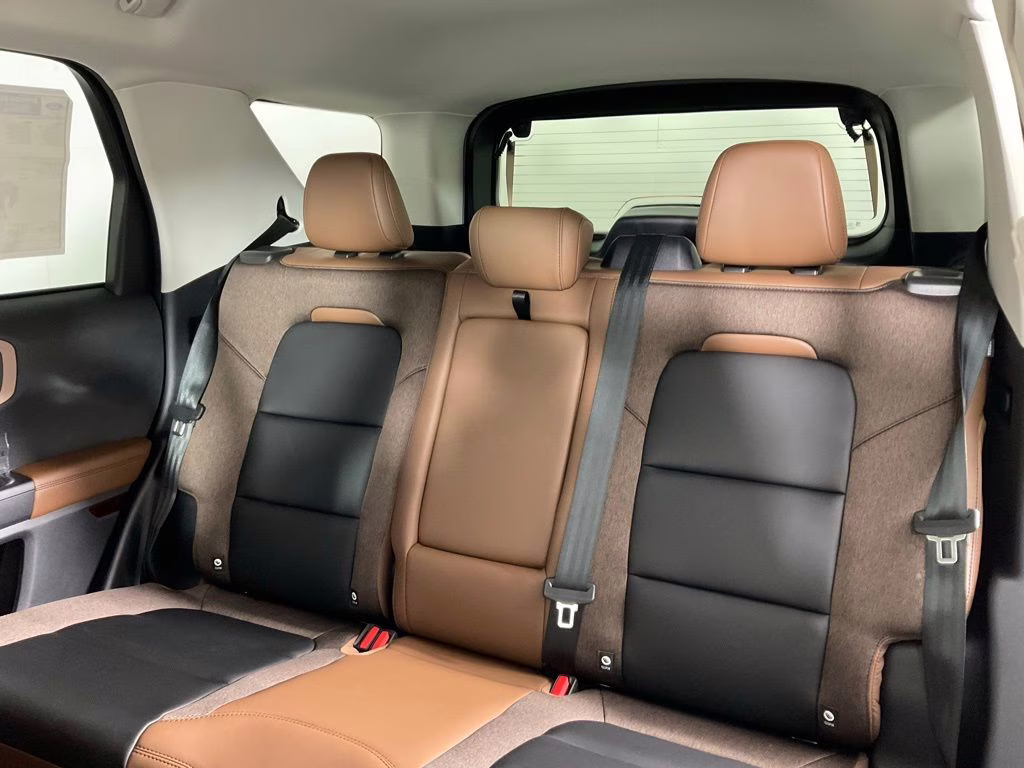 2026 Oxford White Ford Bronco Sport Outer Banks 4X4 SUV