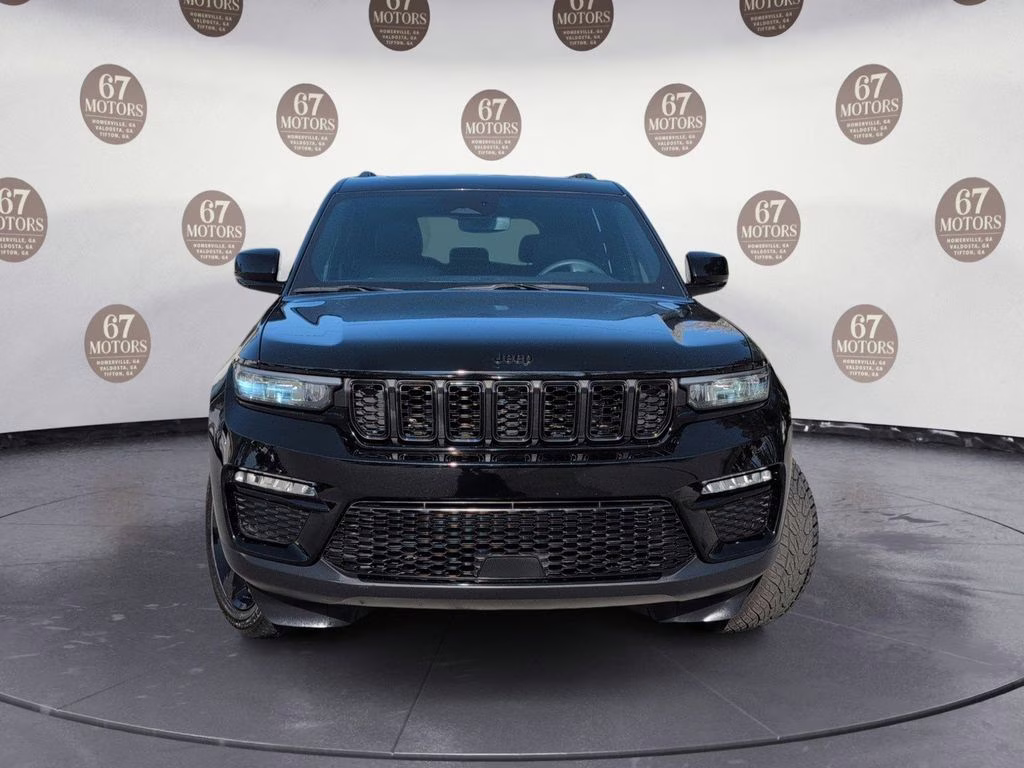 2024 Diamond Black Crystal Pearlcoat Jeep Grand Cherokee Limited RWD SUV