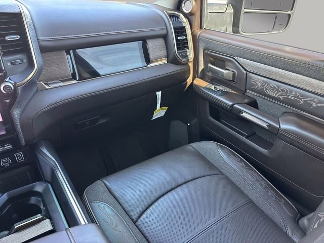 2025 Diamond Black Crystal Pearlcoat Ram 2500 Limited 4X4 Truck