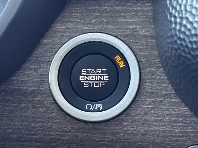 2025 Diamond Black Crystal Pearlcoat Ram 2500 Limited 4X4 Truck