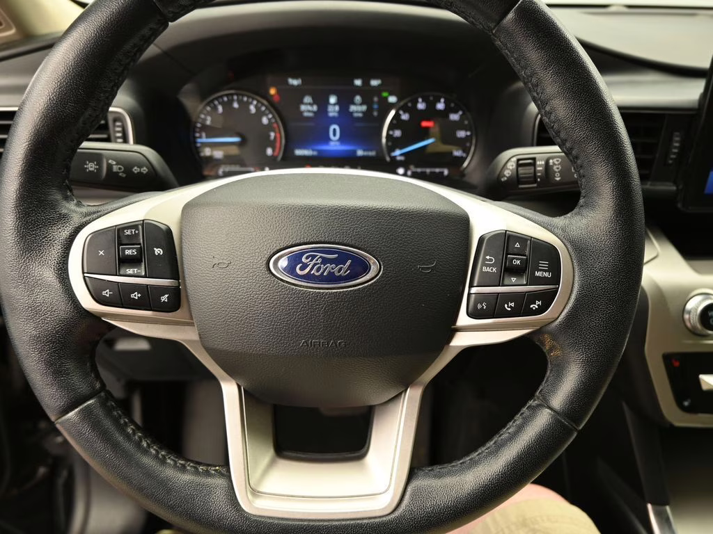 2022 Black Metallic Ford Explorer XLT RWD SUV