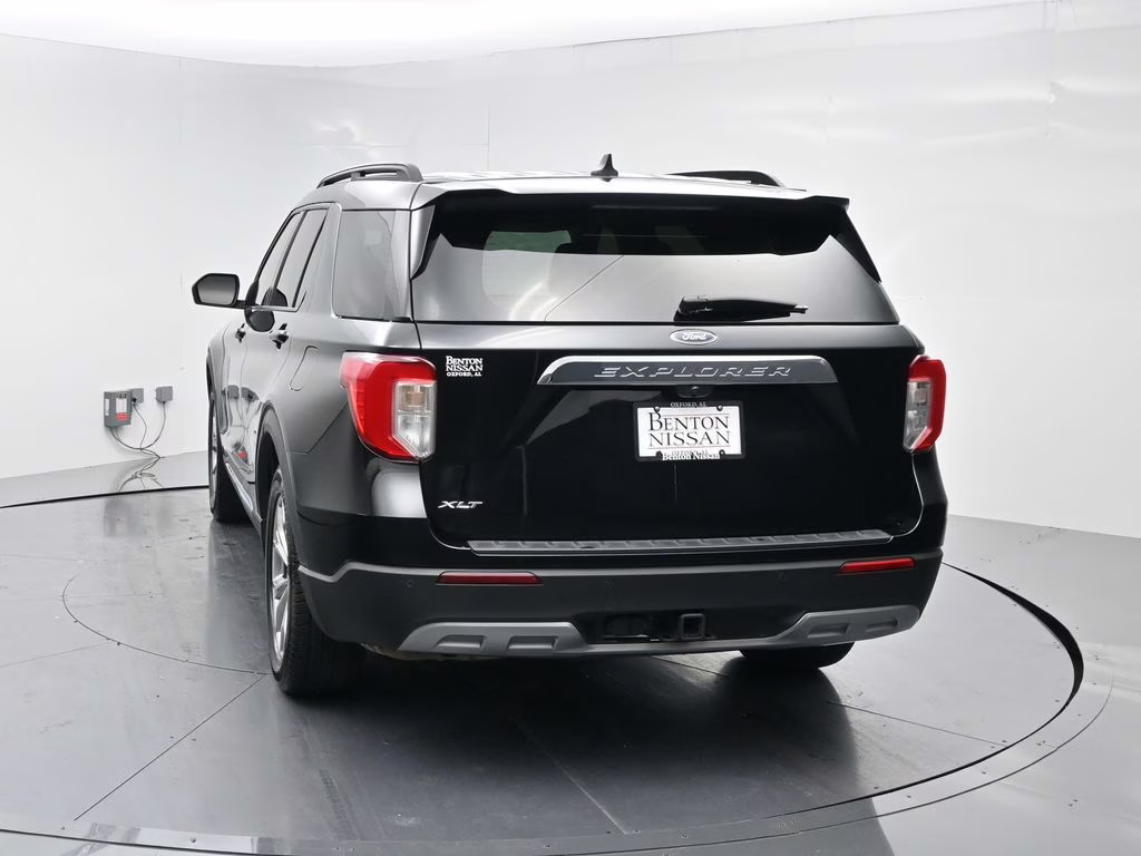2022 Black Metallic Ford Explorer XLT RWD SUV