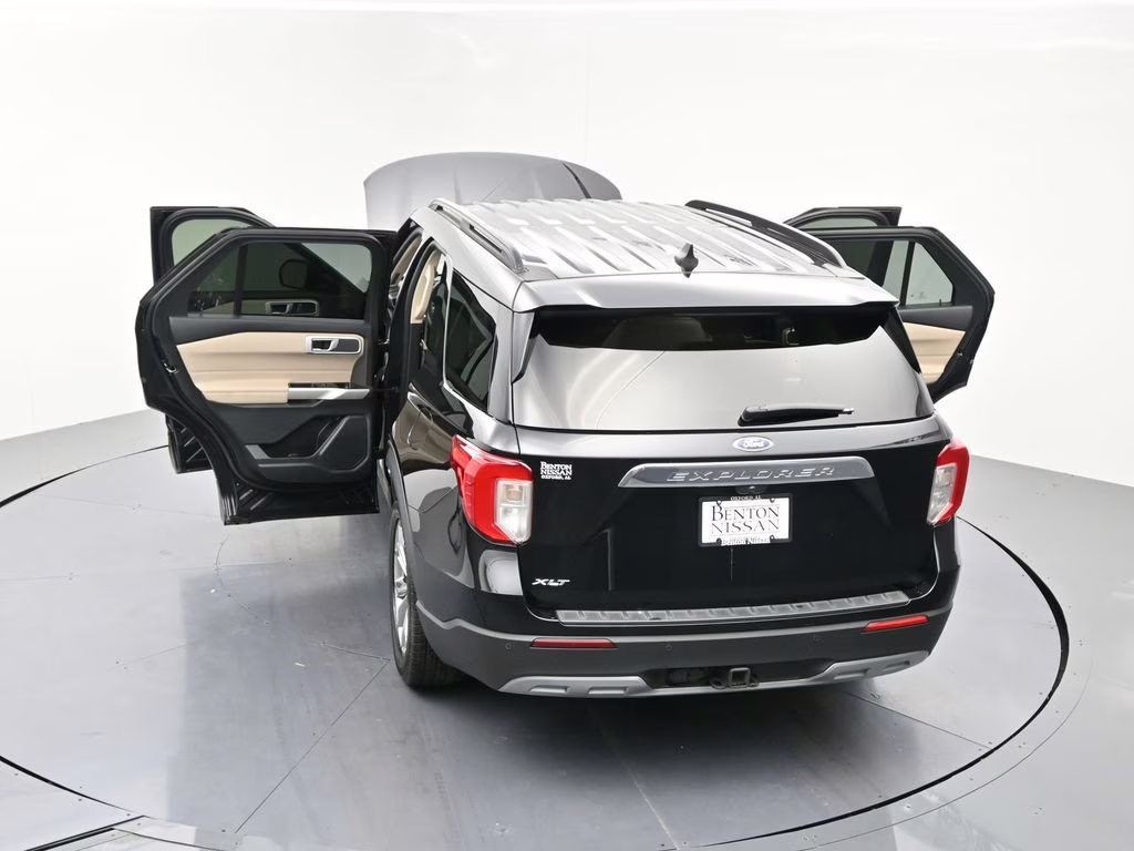 2022 Black Metallic Ford Explorer XLT RWD SUV