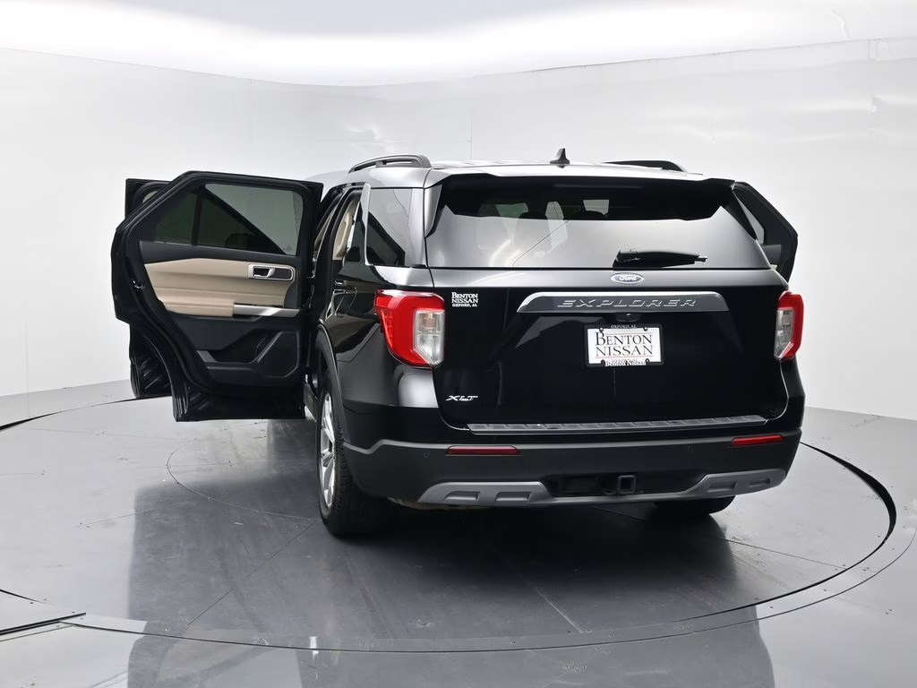 2022 Black Metallic Ford Explorer XLT RWD SUV