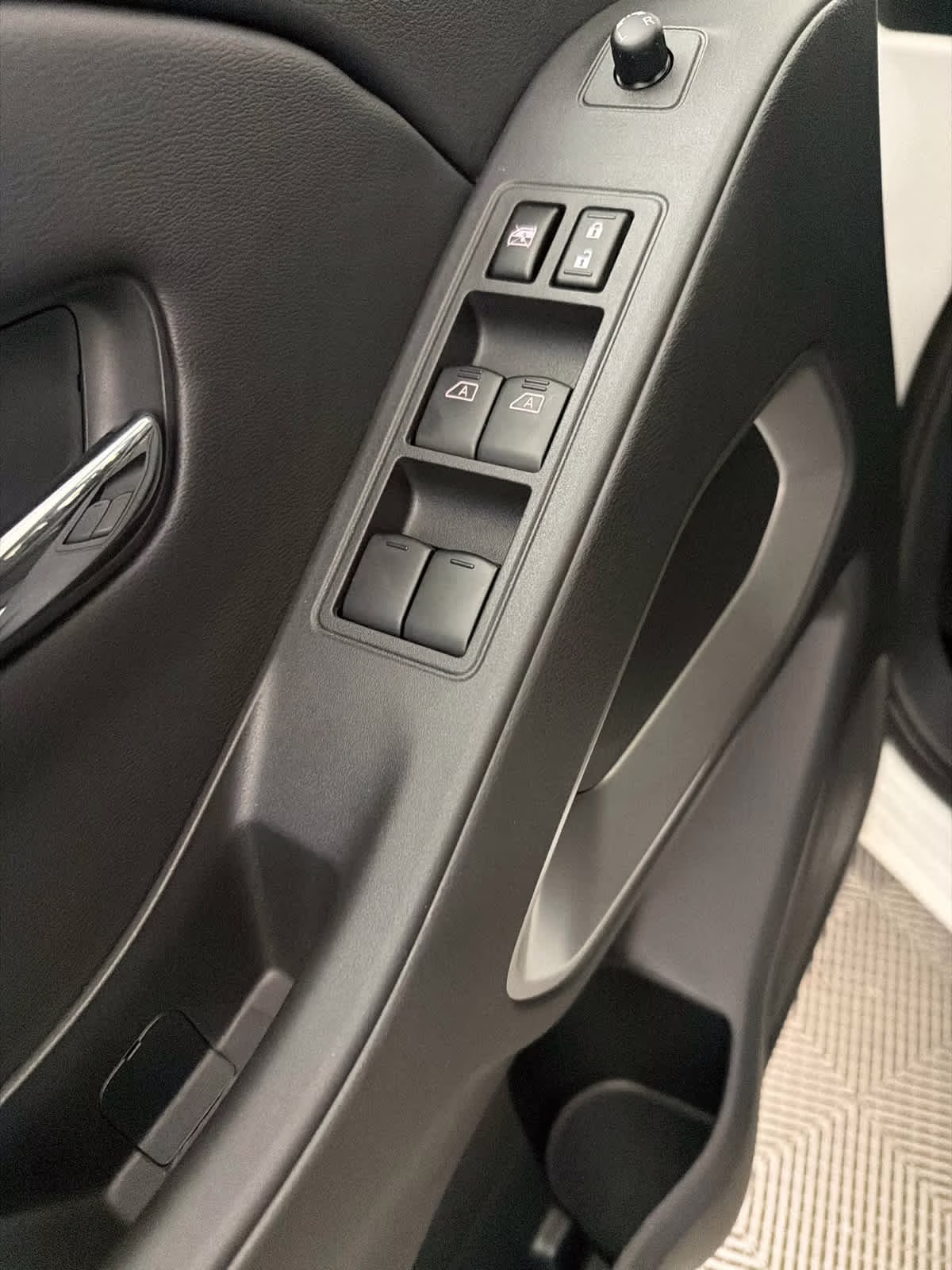 2026 Glacier White Nissan Frontier SV 4X4 Truck