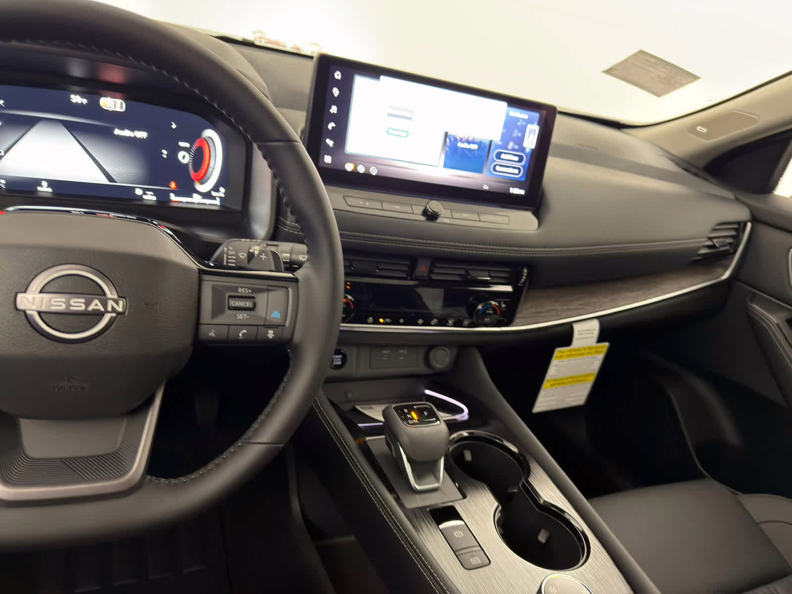 2026 Everest White Pearl/Super Black Nissan Rogue Platinum AWD SUV