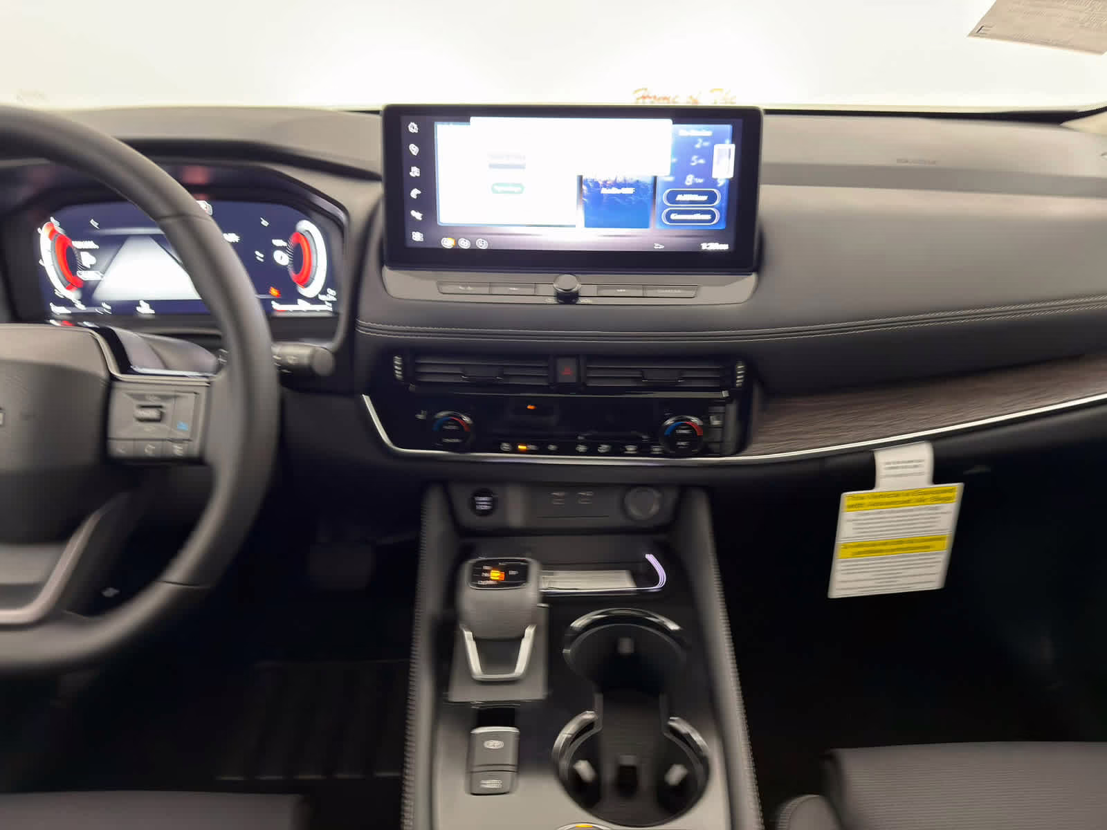 2026 Everest White Pearl/Super Black Nissan Rogue Platinum AWD SUV