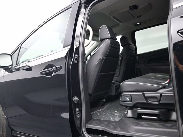 2026 Crystal Black Pearl Honda Odyssey Elite FWD Van