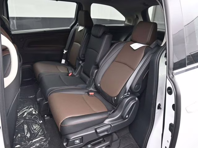 2026 Platinum White Pearl Honda Odyssey Elite FWD Van