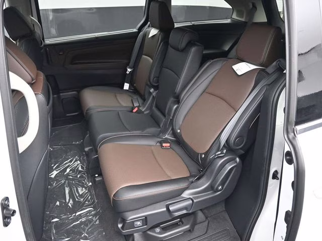 2026 Platinum White Pearl Honda Odyssey Elite FWD Van