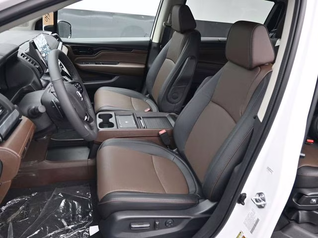 2026 Platinum White Pearl Honda Odyssey Elite FWD Van