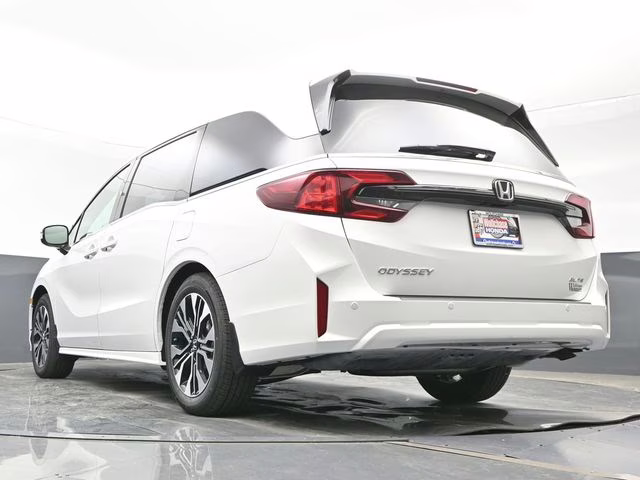 2026 Platinum White Pearl Honda Odyssey Elite FWD Van