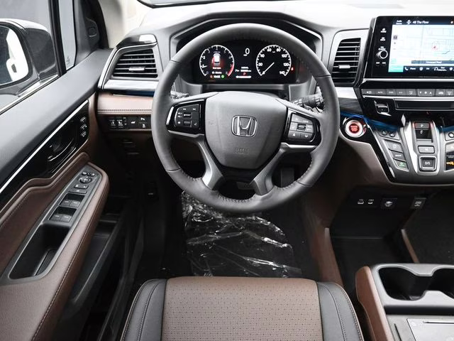 2026 Platinum White Pearl Honda Odyssey Elite FWD Van