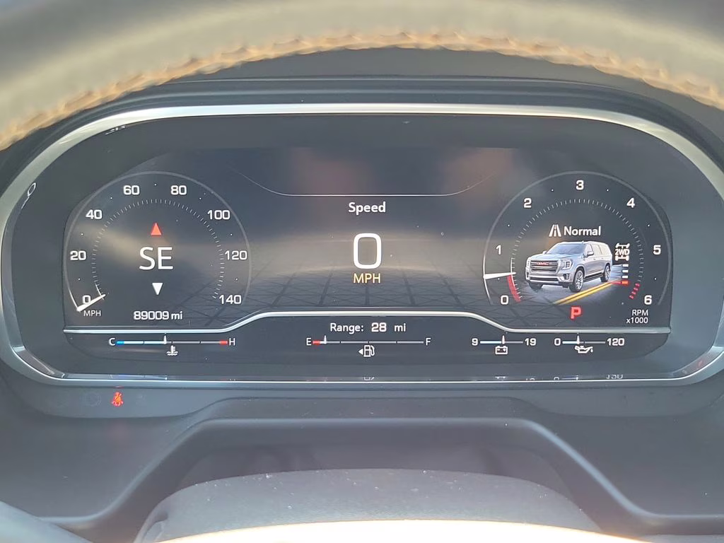 2023 White Frost Tricoat GMC Yukon AT4 4X4 SUV