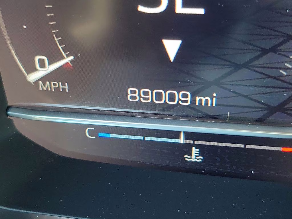 2023 White Frost Tricoat GMC Yukon AT4 4X4 SUV