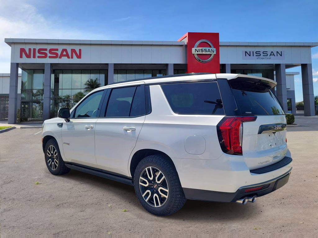 2023 White Frost Tricoat GMC Yukon AT4 4X4 SUV