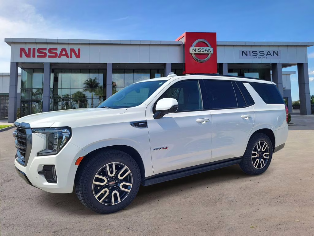 2023 White Frost Tricoat GMC Yukon AT4 4X4 SUV