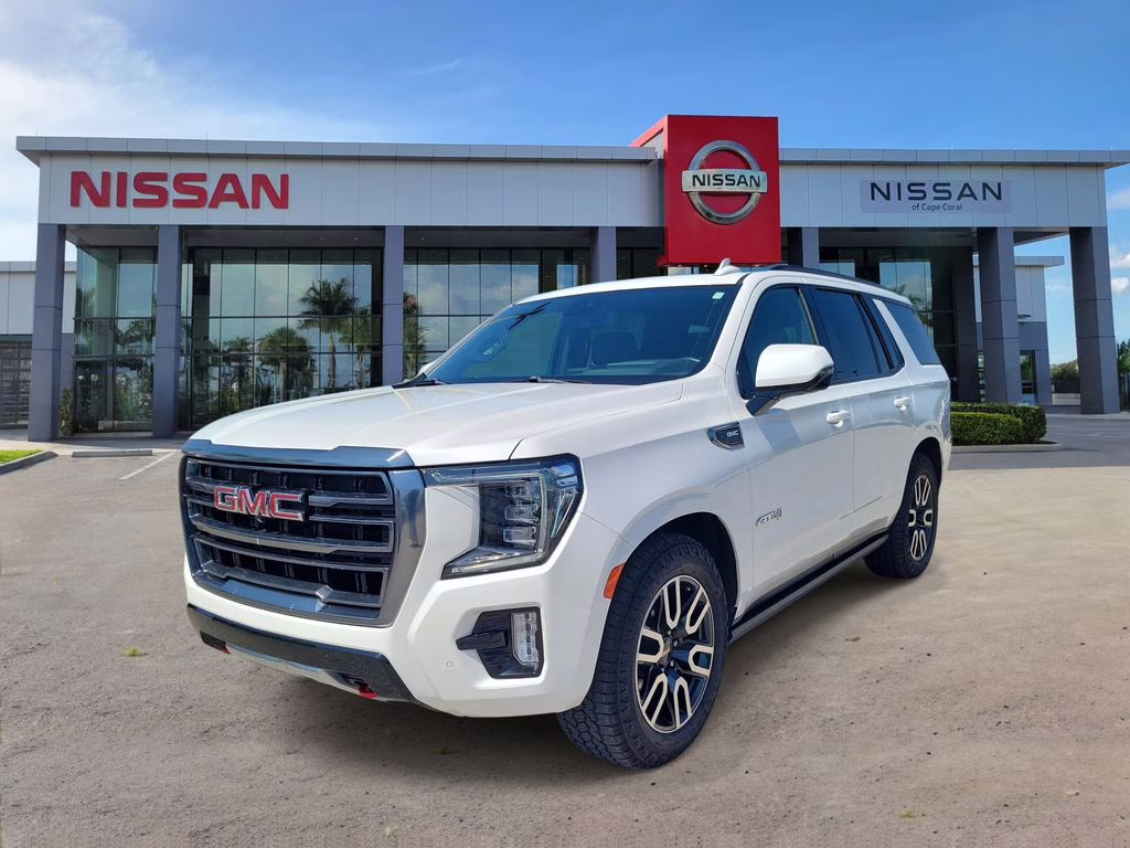 2023 White Frost Tricoat GMC Yukon AT4 4X4 SUV