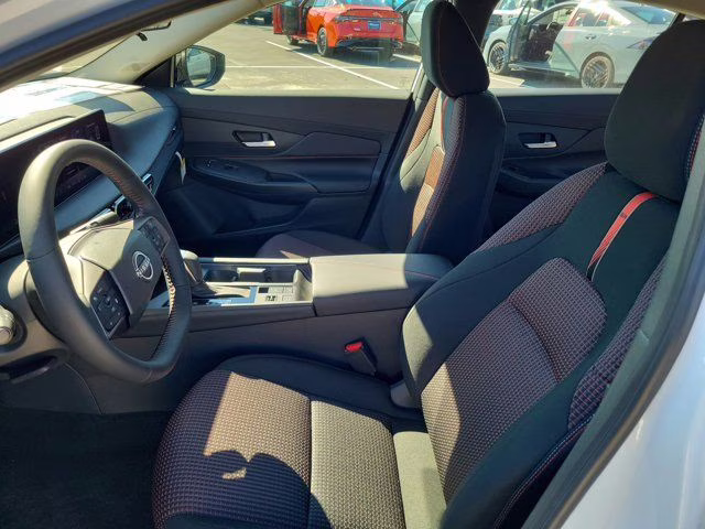 2026 Aspen White/Super Black Nissan Sentra SR FWD Sedan