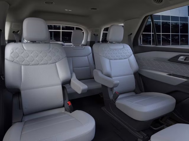 2026 Space White Metallic Ford Explorer Platinum 4X4 SUV