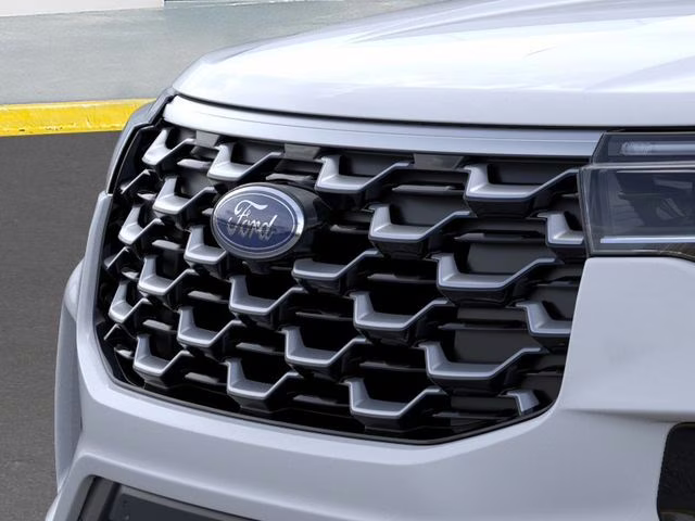 2026 Space White Metallic Ford Explorer Platinum 4X4 SUV