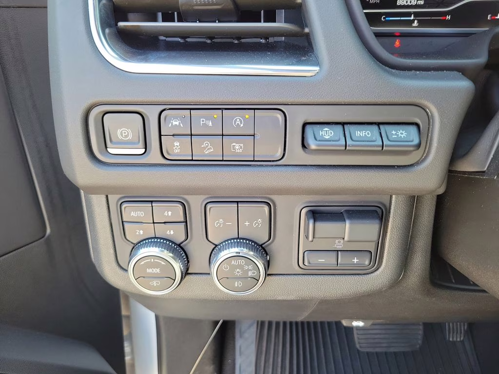 2023 White Frost GMC Yukon AT4 4X4 SUV