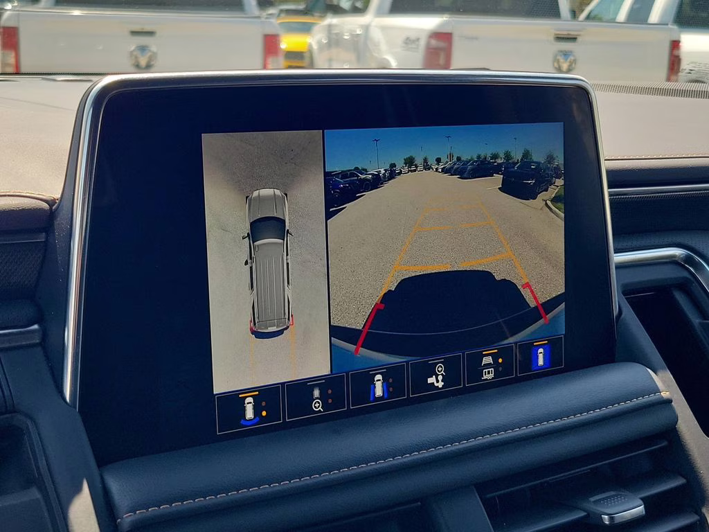 2023 White Frost GMC Yukon AT4 4X4 SUV