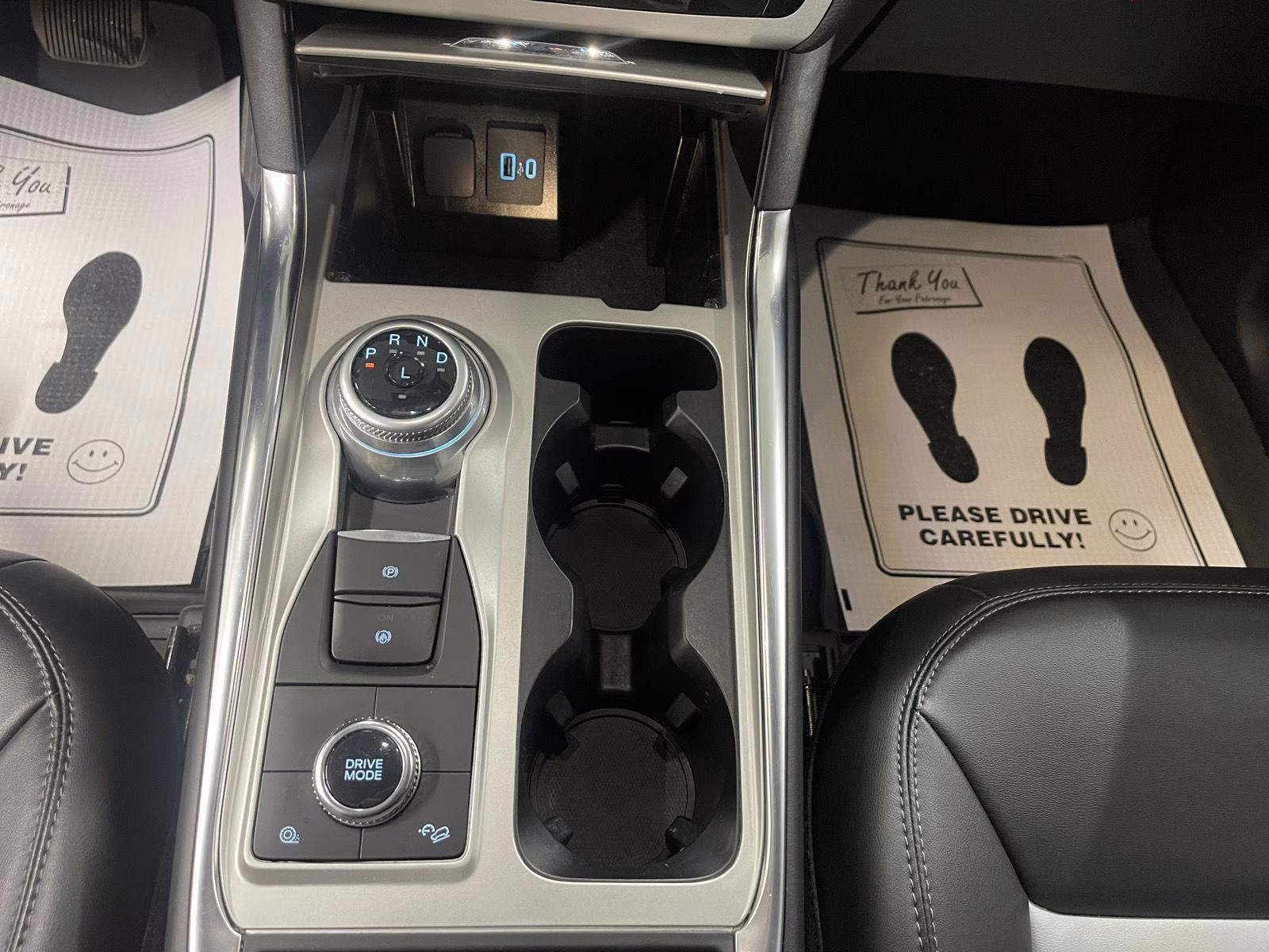 2023 Carbonized Gray Metallic Ford Explorer XLT 4X4 SUV