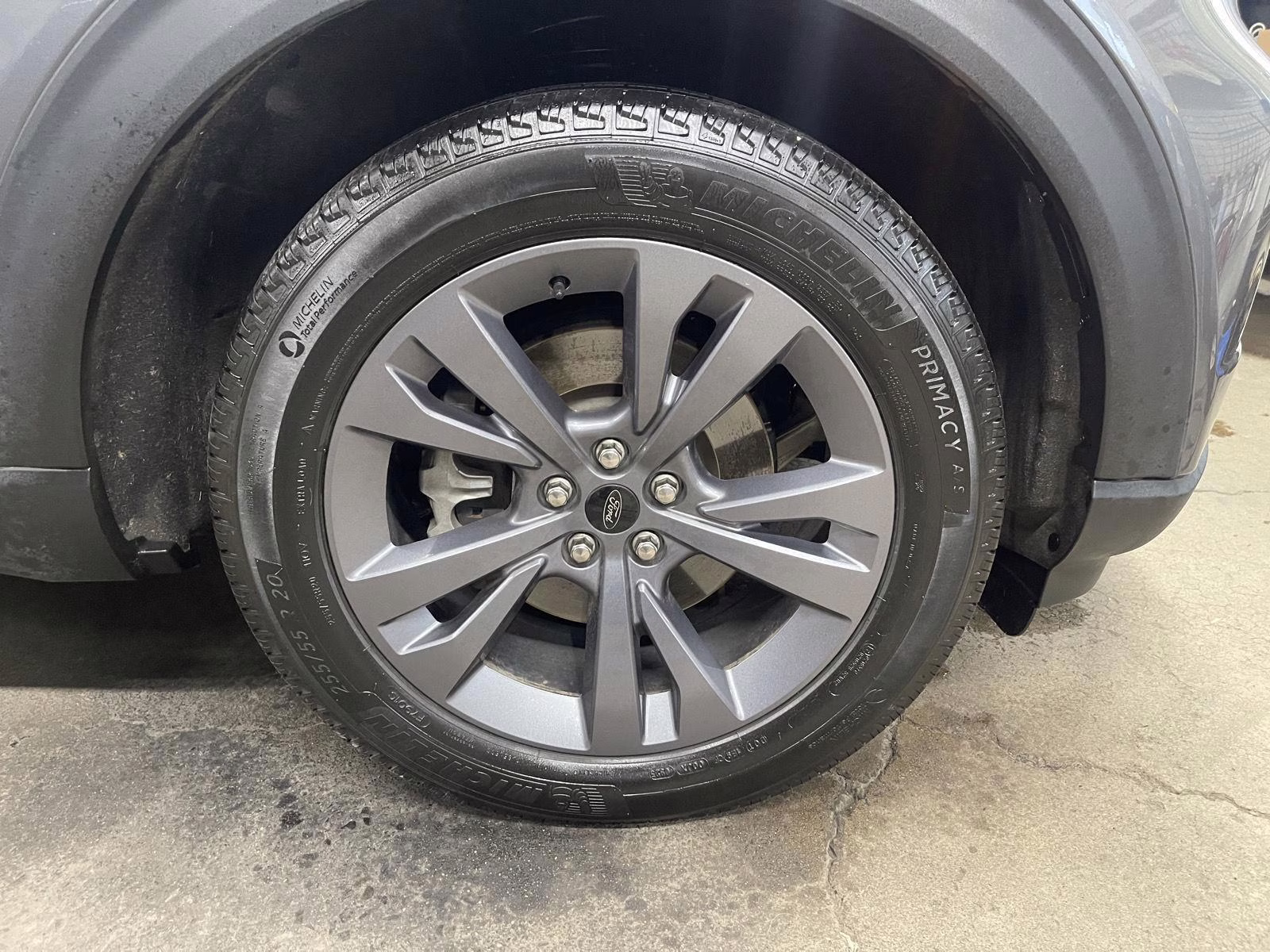 2023 Carbonized Gray Metallic Ford Explorer XLT 4X4 SUV