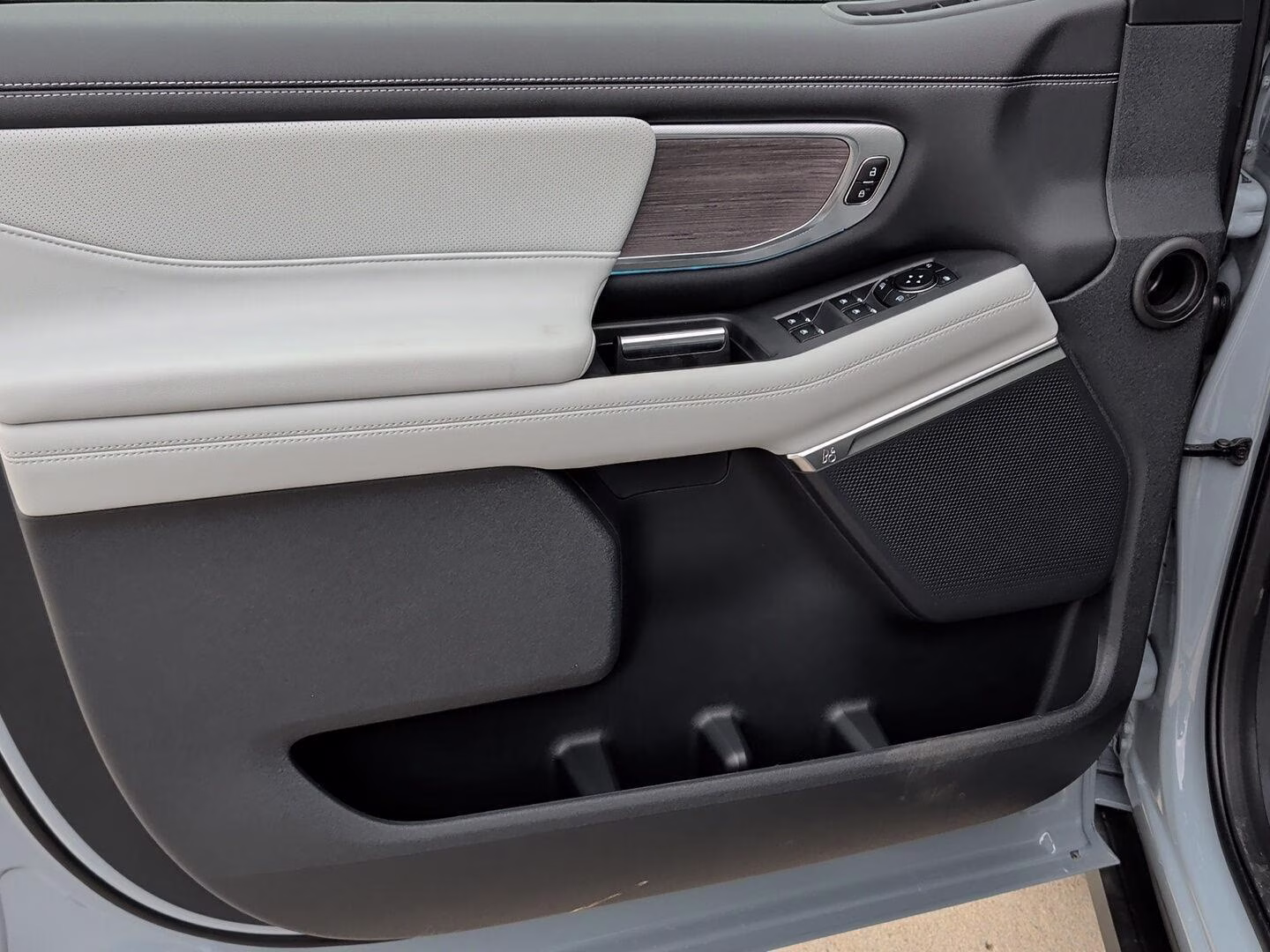 2026 Glacier Gray Metallic Tri-Coat Ford Expedition Max Platinum 4X4 SUV