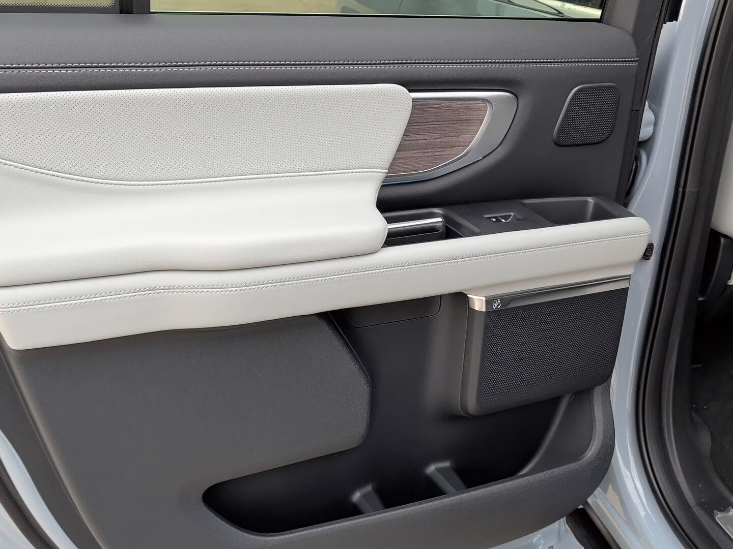 2026 Glacier Gray Metallic Tri-Coat Ford Expedition Max Platinum 4X4 SUV