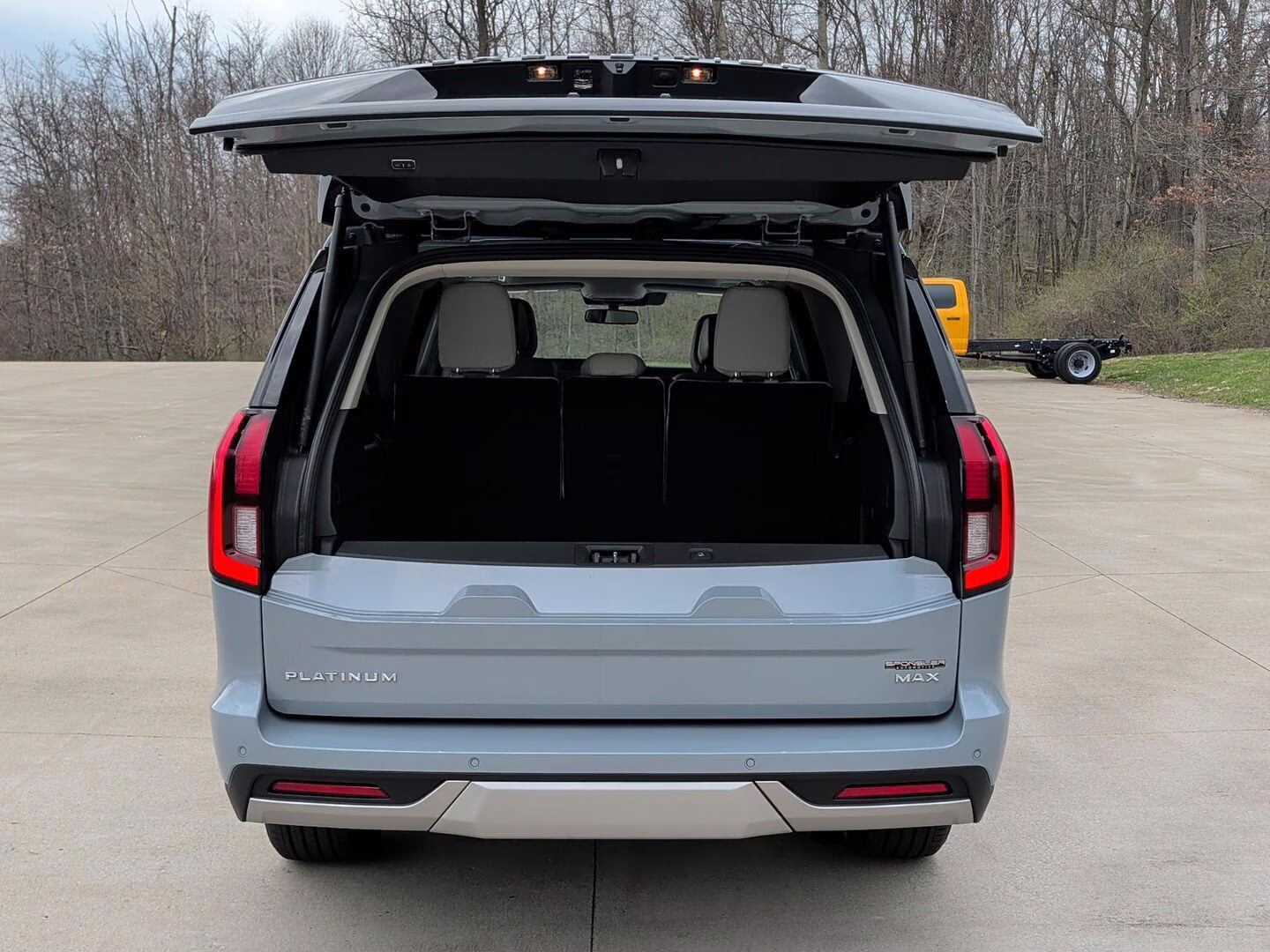 2026 Glacier Gray Metallic Tri-Coat Ford Expedition Max Platinum 4X4 SUV