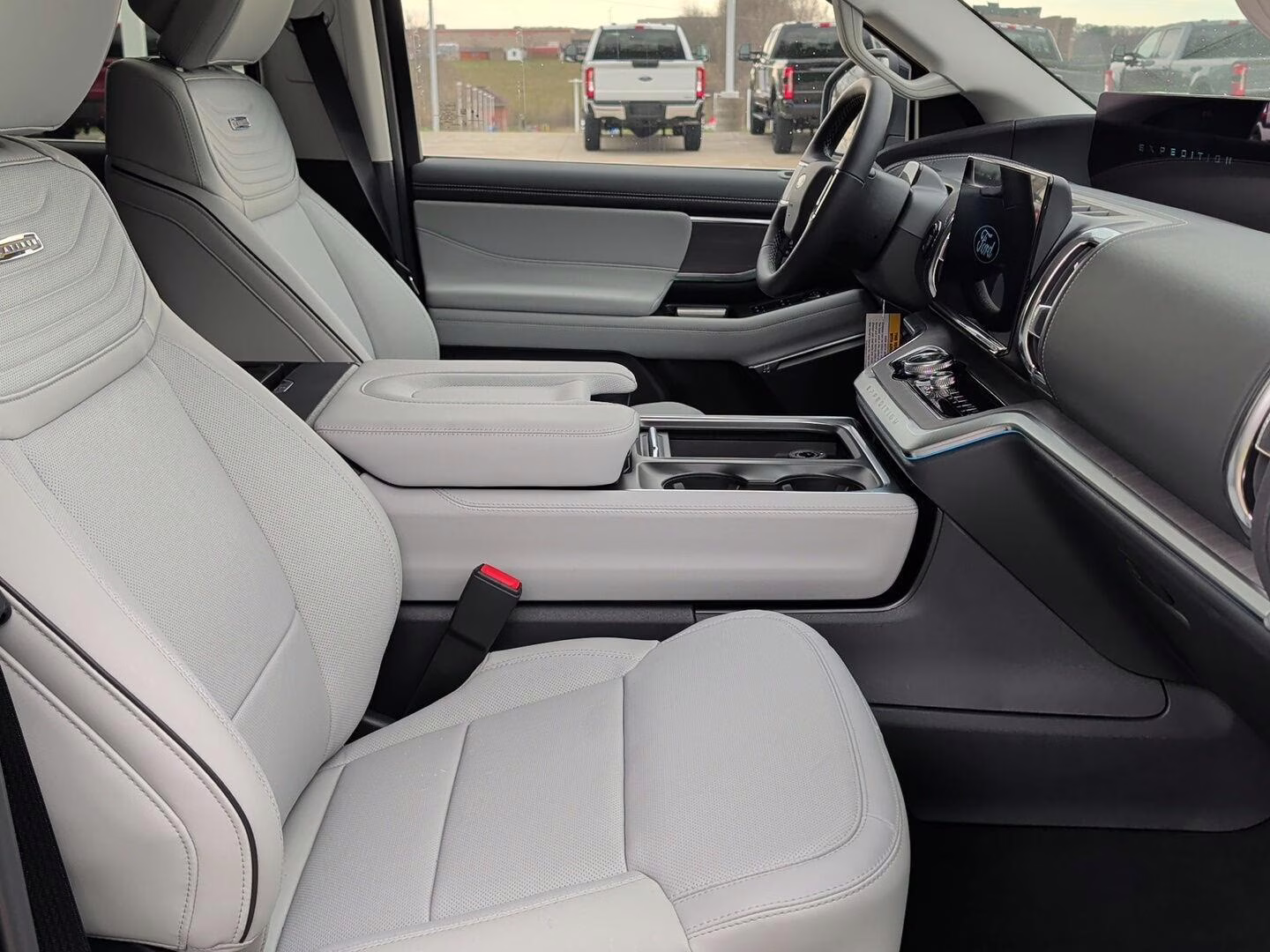 2026 Glacier Gray Metallic Tri-Coat Ford Expedition Max Platinum 4X4 SUV