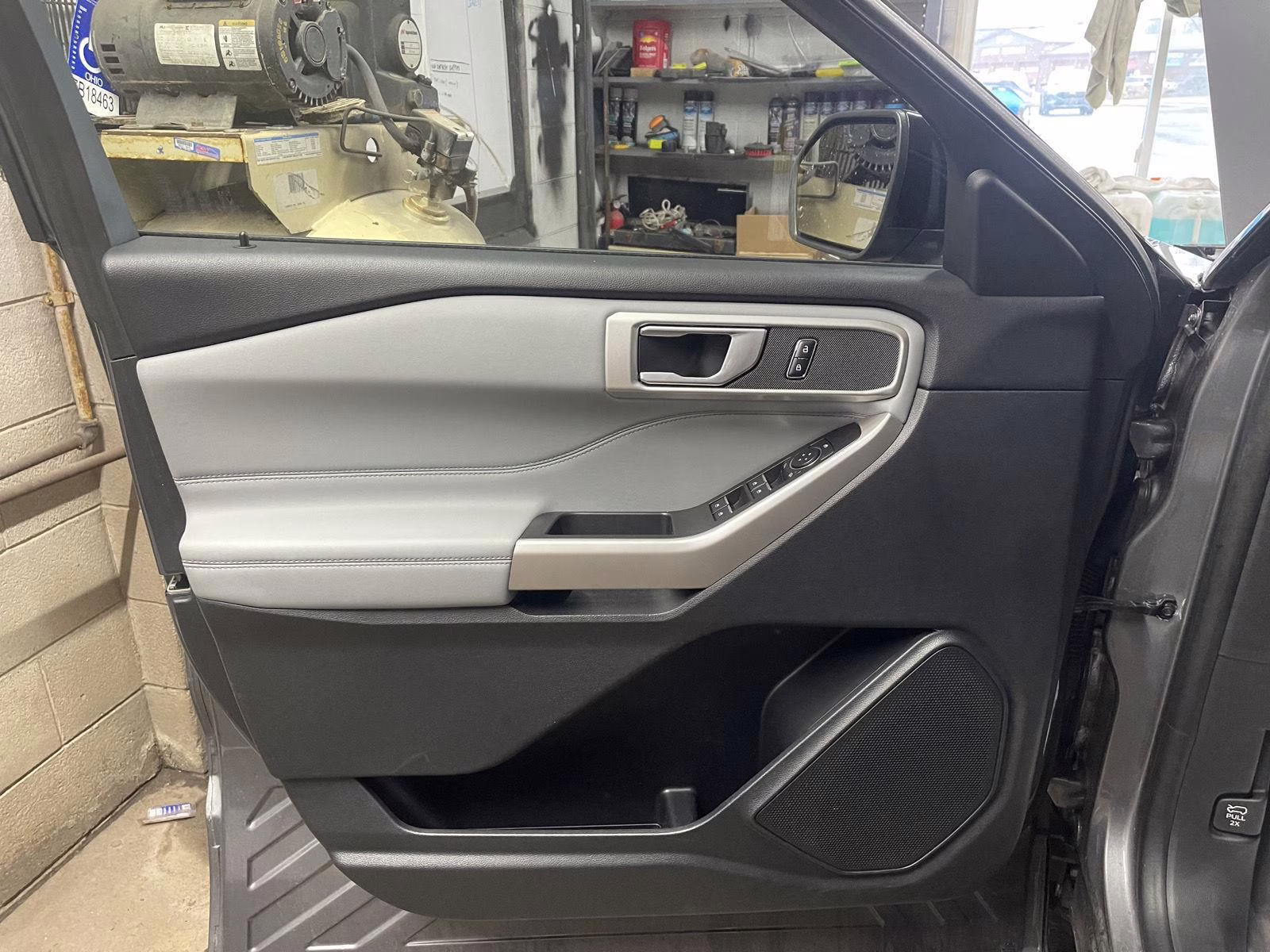 2023 Carbonized Gray Metallic Ford Explorer XLT 4X4 SUV