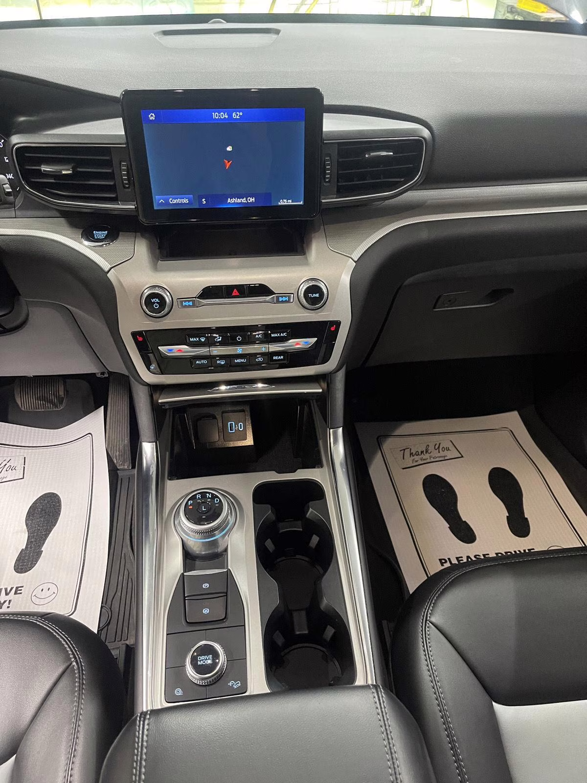 2023 Carbonized Gray Metallic Ford Explorer XLT 4X4 SUV