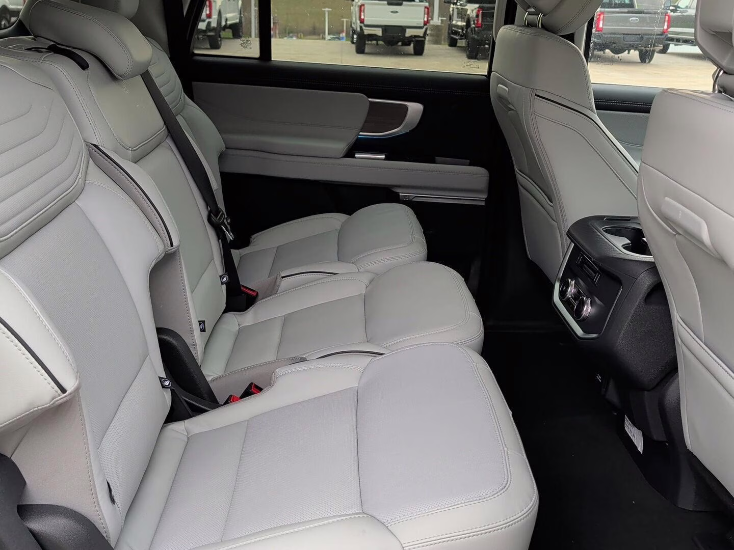 2026 Glacier Gray Metallic Tri-Coat Ford Expedition Max Platinum 4X4 SUV